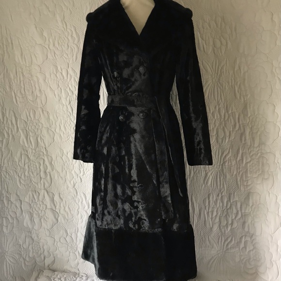 Fabulous Vintage Faux Fur Coat - Picture 2 of 11